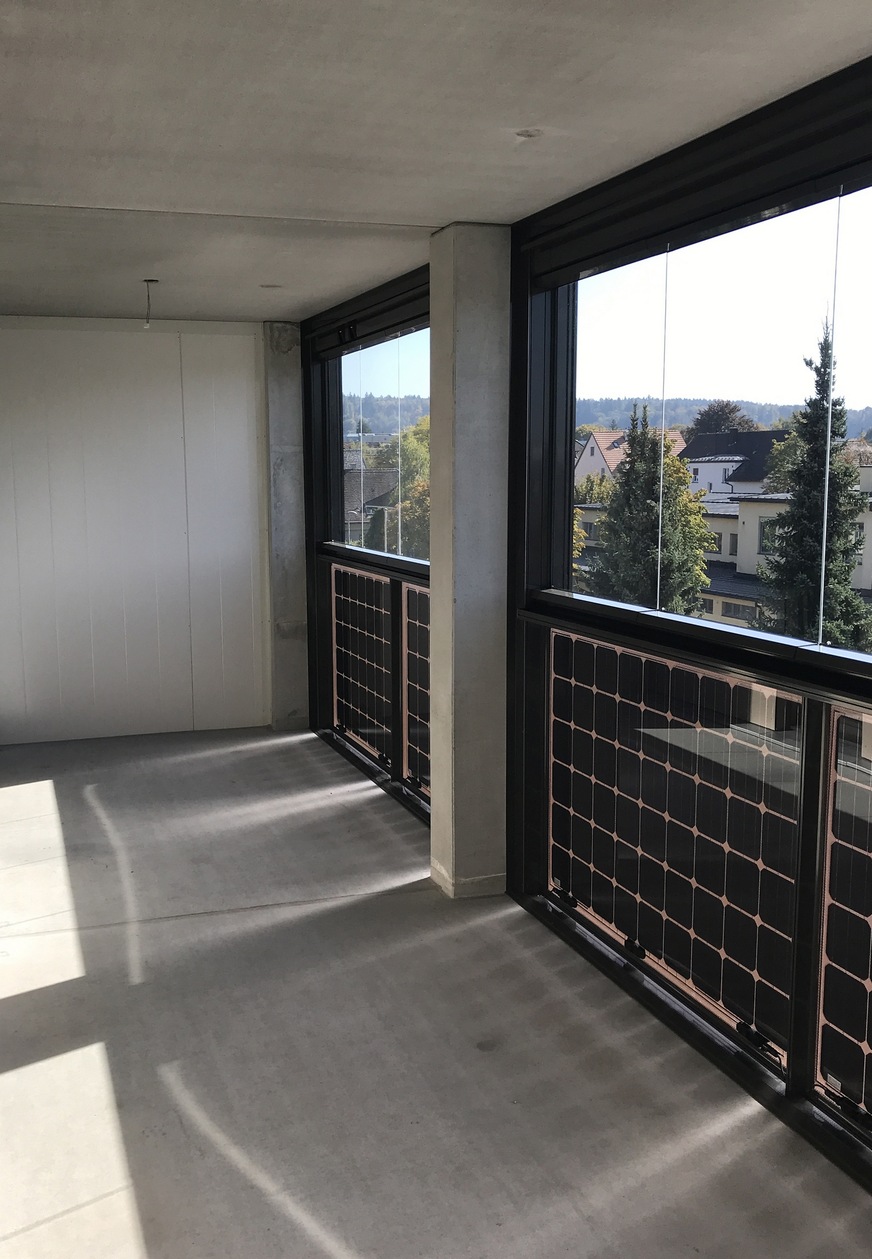 With this system, the photovoltaic modules are integrated into the balustrade of the balconies. The cable routing and connection technology is concealed.