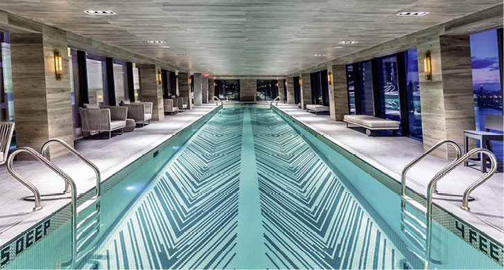Possibly the only pool where it is possible to swim from one building to another – while enjoying stunning views of the East River and the Manhattan skyline.