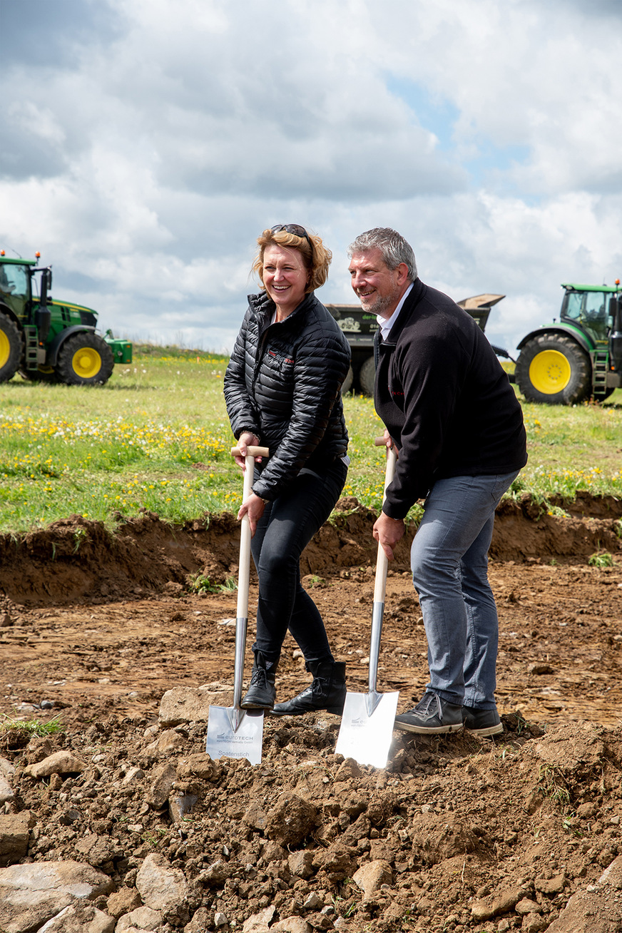 Tina and Thomas Schulz at the ground-breaking ceremony on 4 May 2020.
