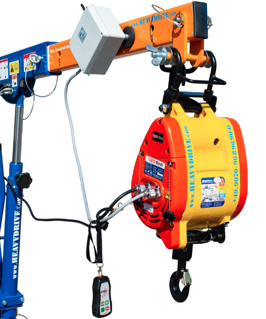 The 29-metre electric cable hoist can be attached to transport pull up heavy elements.
