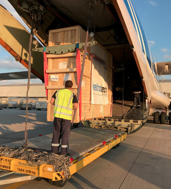 After 30 centimetres were taken off the XL transport crate, it at last fit into back of the Illjuschin.