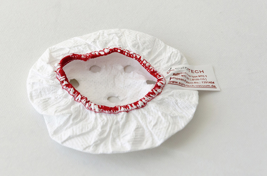 The suction plate covers can simply be pulled over the suction plate.