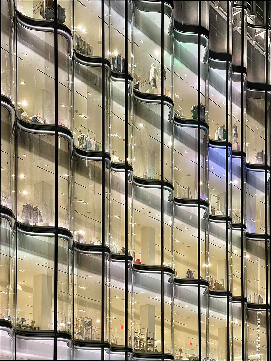 (Caption) Massive glass units span entire floors without vertical supports