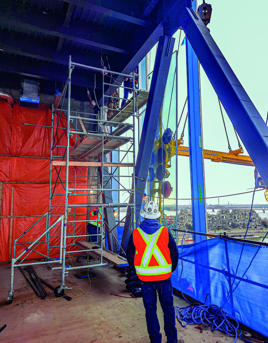 Installation at a height of 60 metres with LSG 3000 KMH and LSG 2000 Konter.