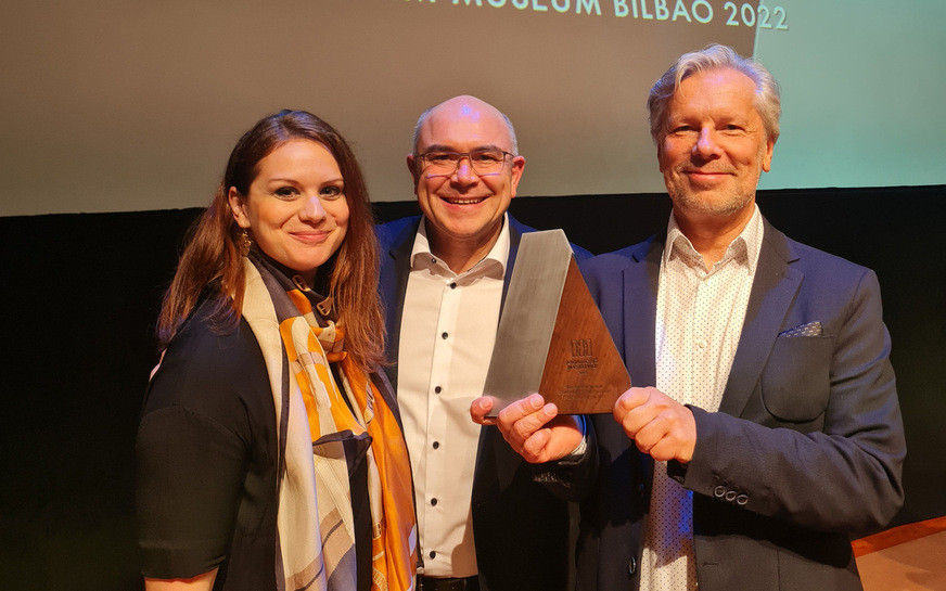 Happy faces at the award ceremony: Envelon is delighted to receive the 2022 MasterPrize.