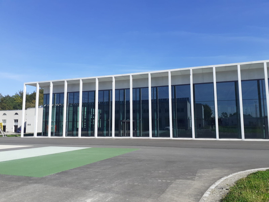 Kaserne Frauenfeld: The catering building of the barracks is equipped with bird protection glass.