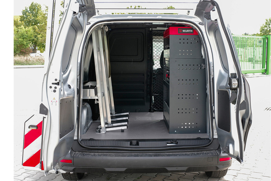 This Renault Kangoo E-Tech with removable external reefing is suitable as a delivery vehicle for inner cities. It can also be adapted for private trips in no time at all.