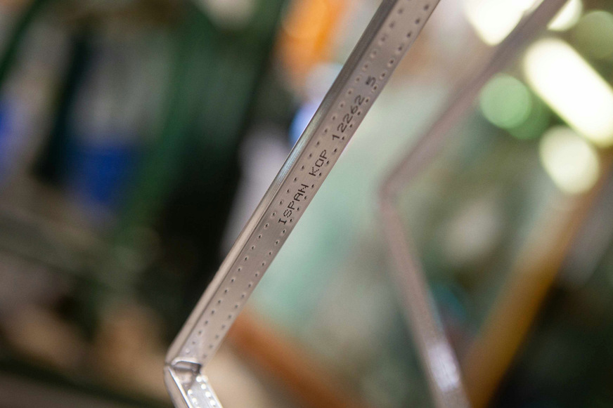 The majority of Íspan‘s output is 2-pane IGUs with aluminium spacers.