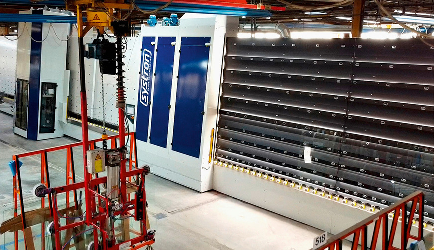 In the new systron system, edge processing is accommodated together with waterjet processing in one cell. In this way, the complete workpiece, including all drillings, can be produced in one clamping by the waterjet cutting.