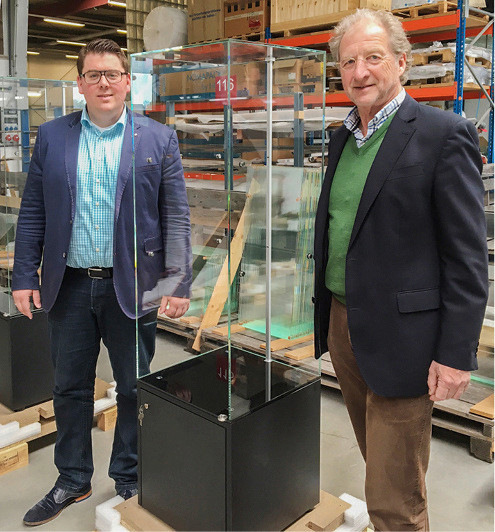 Showcasing high-quality toughened glass: Thomas and Carl Pinnekamp of Teutemacher Glas.