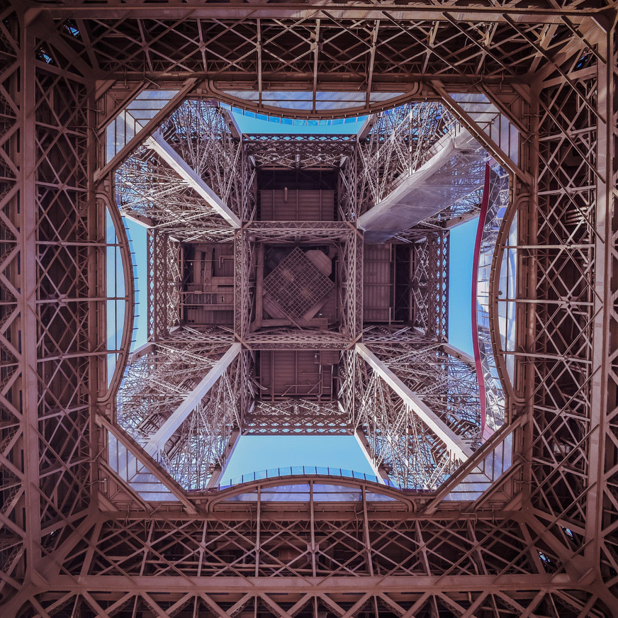 Safety glass with anti-slip properties on the world-famous Eiffel Tower in Paris was produced by vandaglas Eckelt in Steyr.