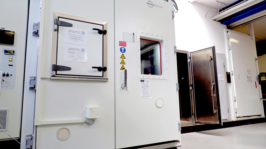 The insulating glass units are tested in the ift climate chamber in Rosenheim, among other installations.