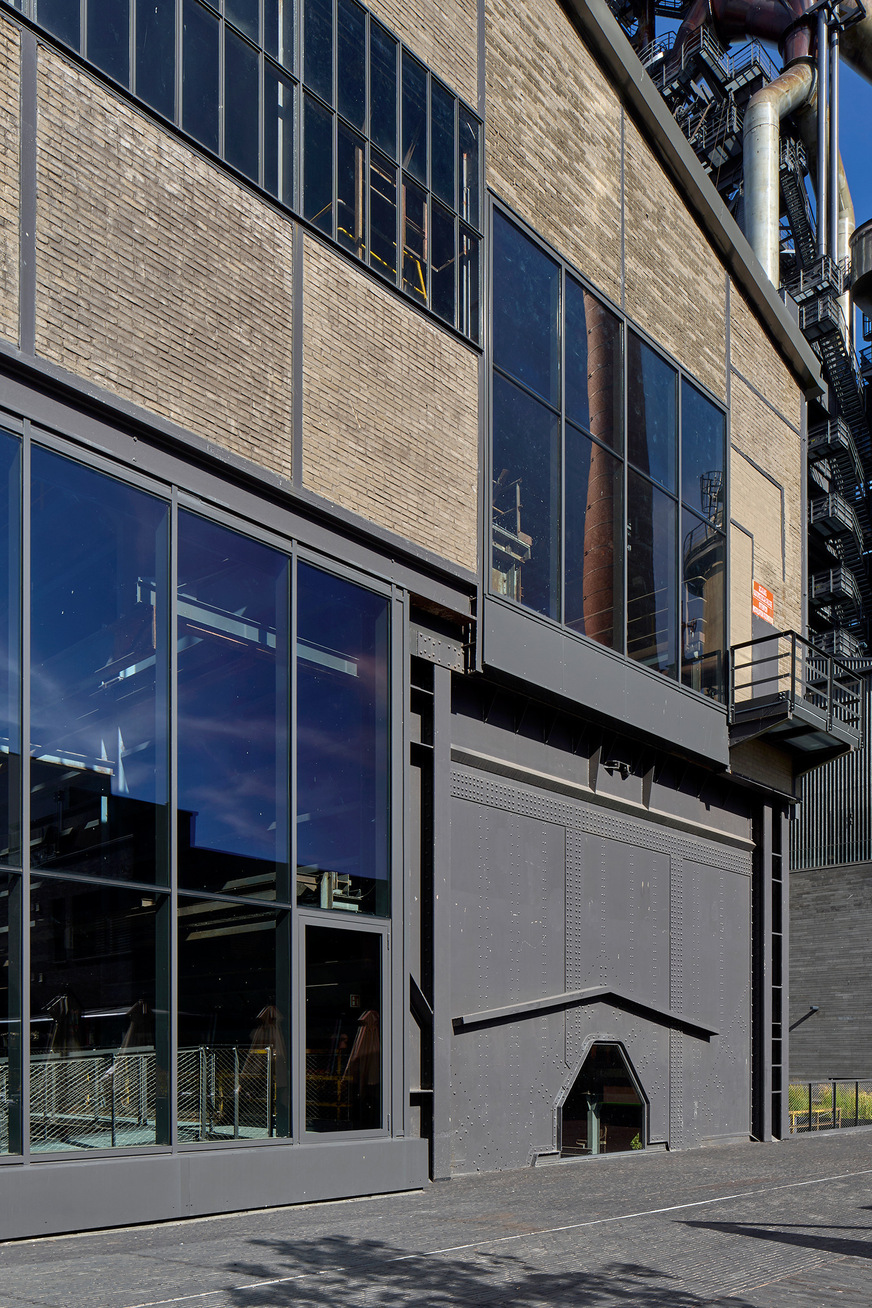 The main premise of the renovation and conversion of the ‘Möllerei’ was to preserve the building as it was when it was built in 1970.