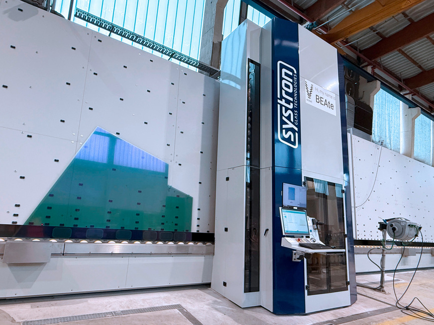 At Eckelt, proHD handles the processing of demanding models and XL formats, i.e. drilling, grinding, and polishing, including corner and surface cutouts.