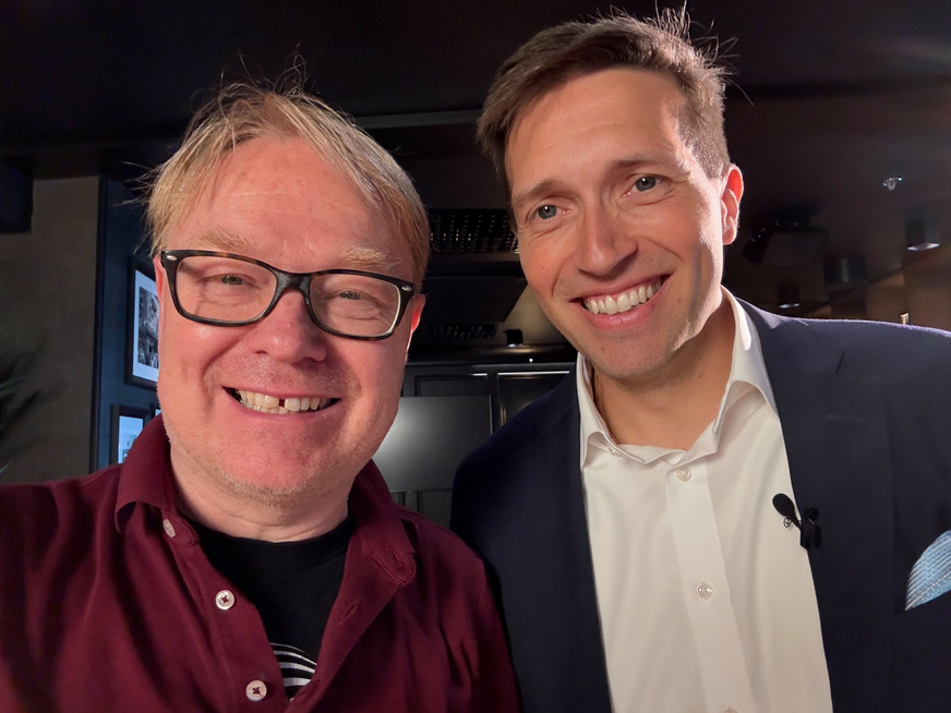 Glaston CEO Miika Äppelqvist (left) with GW Redakteur Matthias Rehberger.