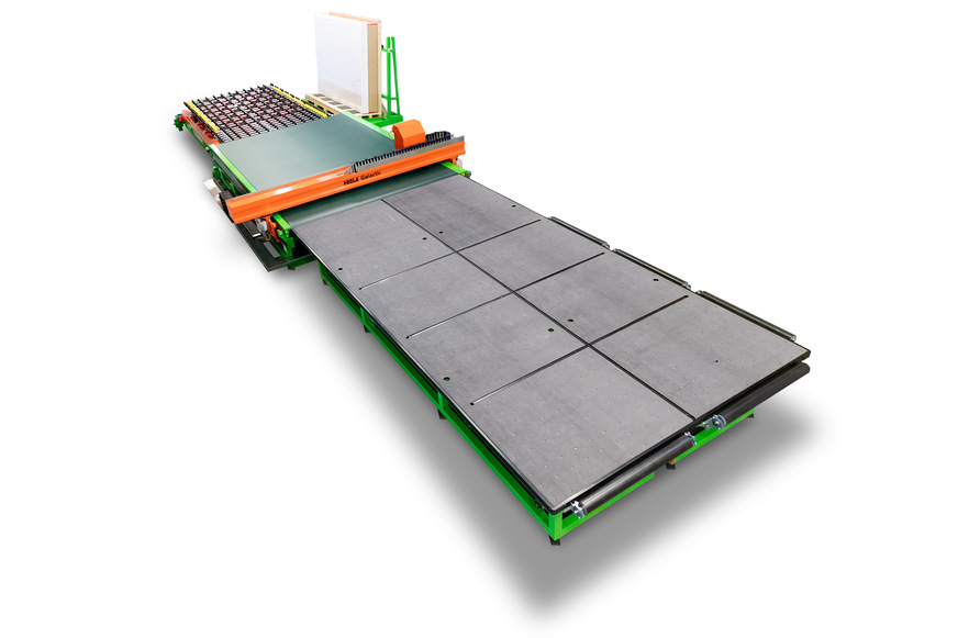 Thin glass requires automated and customized processes due to higher demands on handling and cutting quality. This cutting system is Hegla's answer.