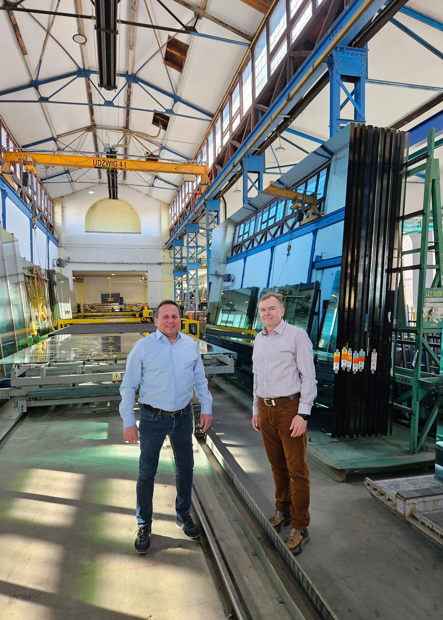 Zbigniew Hrabia (left), Managing Director of Euroglass, and Piotr Cichecki of Sanco Consulting Poland are looking forward to the new partnership.