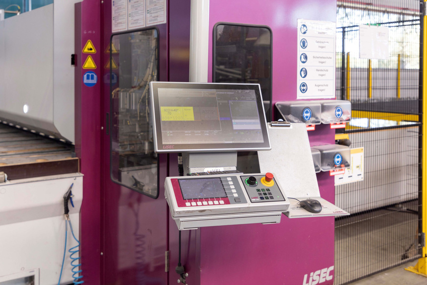 Software used for optimised glass cutting.