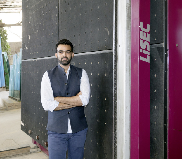 Mohammad Mohib Kamil is running today the family business of the indian glass processor Kenat.