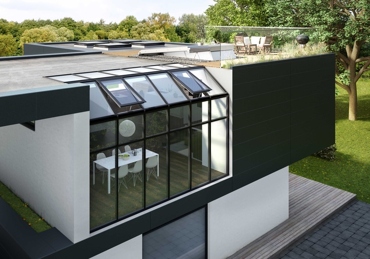 The  Lamilux Ventilation Flap PR60 matches the smooth upper surface and integrates virtually seamlessly into the design.