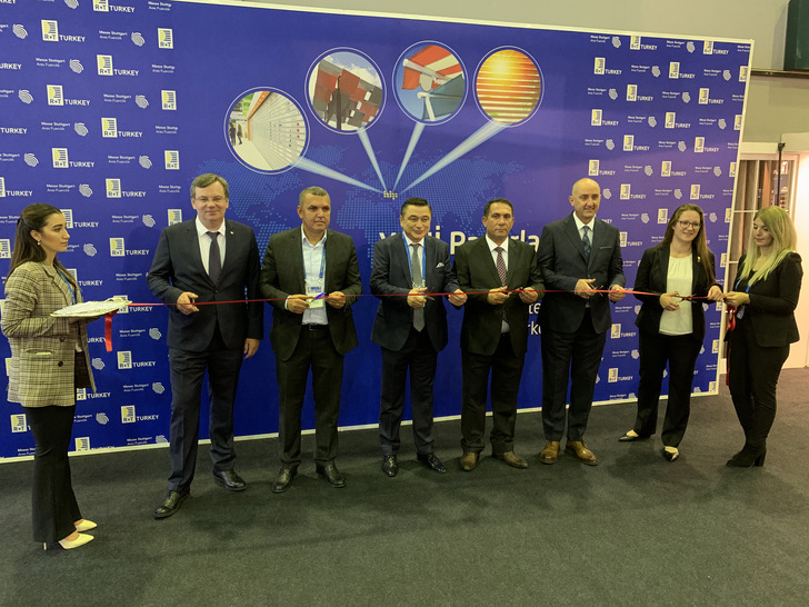 Ceremonial opening of R+T Turkey: Bernhard Müller (LMS), Orhan Dogan (Verband TBÜD) , Hüseyin Vural (TBÜD),   Ömer Sami Özcelik   (TBÜD) , Ufuk Altintop (LMS Turkey).  Manuela Keller (LMS) v.l.n.r    - © Olaf Vögele
