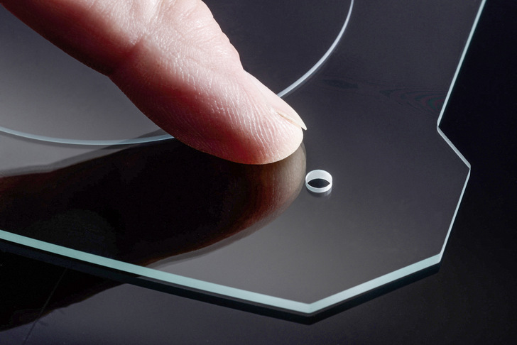 Nowadays, a wide range of processing is possible in and on the glass, even curved edges.