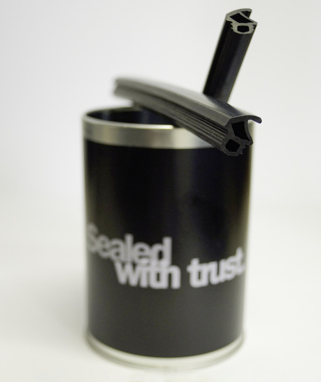 Special seals from Trelleborg with sliding varnish or high-performance films are also used where heavy loads are involved. - © Trelleborg
 Special seals from Trelleborg with sliding varnish or high-performance films are also used where heavy loads are involved.