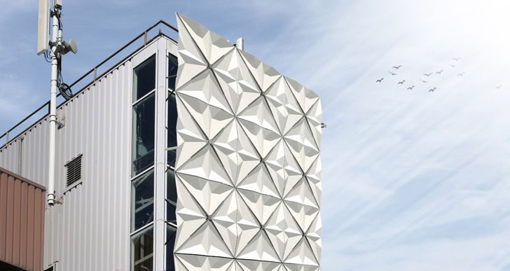 Fully engaged, Saku provides a great deal of shade and helps to keep the temperature inside rooms with large glass facades cool in the summer.