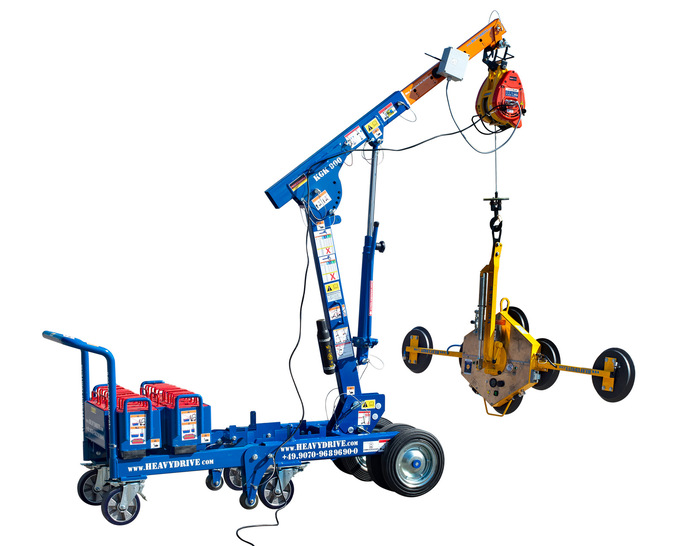 The KGK 900 assembly crane has an electric rope hoist. The device can carry a load of 745 kilos in the short version and up to 900 kilos in the long version. - © Heavydrive
