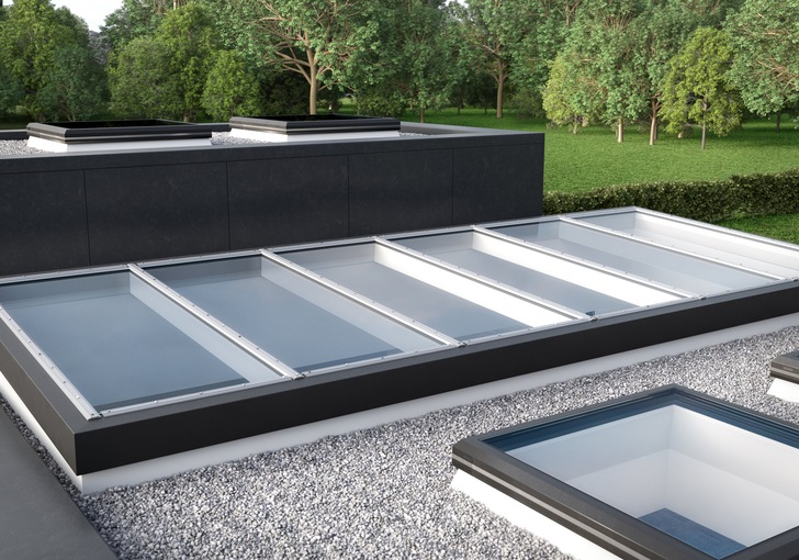 In the event of a fire, the fire-resistant glass roof ensures that flames do not spread to other parts of the building for at least 60 minutes.