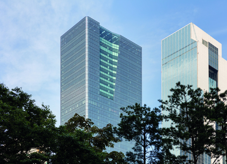 The Parnas Tower in Seoul is certified in gold according to the LEED sustainability standard. The highly thermally insulated, all-round glass elements play a major role in this success. - © Namgoong Sun
