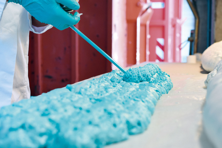 The PU foam appears mushy and thus cannot form a homogeneous fine-cell foam pattern? You can find out the reason for this on the website.