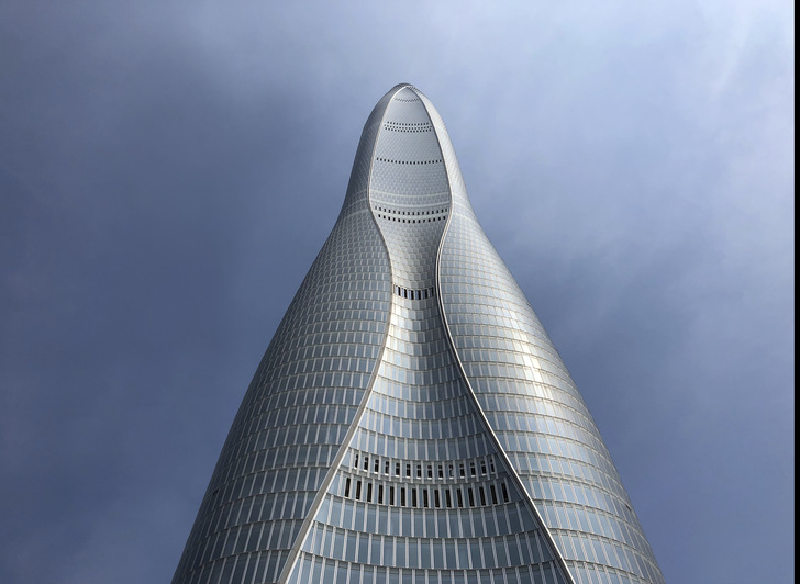 The tower consists of 476 unique glass panels, processed using Glaston’s machines. - © SOM Tianjin CTF / Inho Rhee
