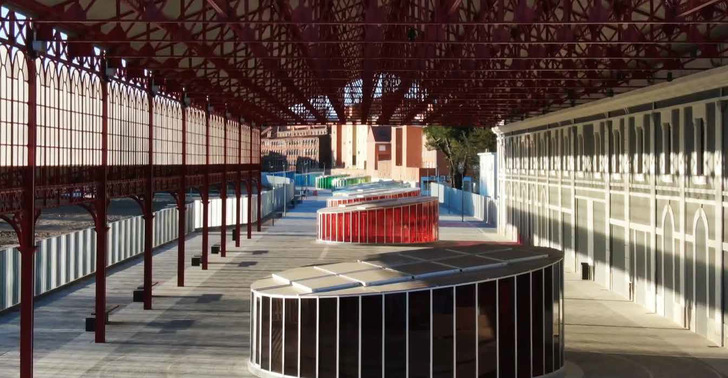 Leon's High-Speed underground rail line ‘breathes’ through these 11 luminous and kaleidoscopic skylights with Vanceva coloured interlayers.