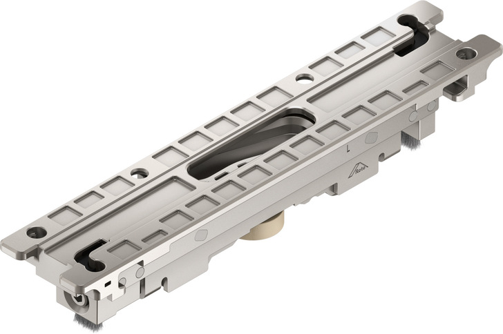 Patio Inowa's new runner with stable, smooth-running rollers: The integrated linear ball bearing allows the sash to be moved transversely with less effort on the handle.