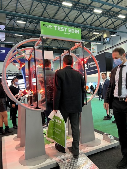 The Isıcam K 3+ test tunnel received a great deal of attention from forum attendees and provided a first-hand experience.