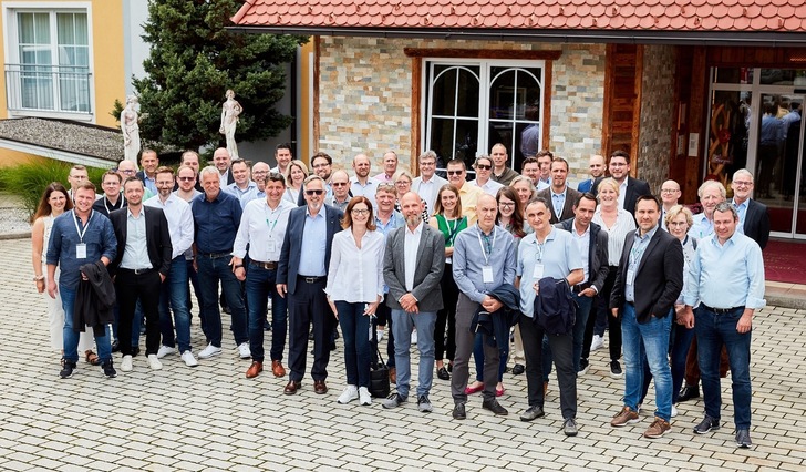 The participants of the Isolar Annual Conference 2022 in Bad Häring, Tyrol. - © Isolar Glas Beratung
