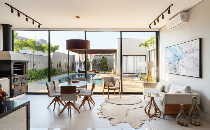 The glass products of the new "Guardian Sun" series can be individually adapted to the requirements of different climate zones. The use of optimally matched glass thus enables a comfortable home in all seasons.