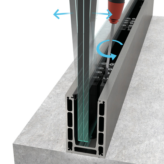 The alignment and fixing of the glass is done from the "safe side", without special tools. As the glass is not moved on slides but laterally, a very precise alignment is possible. - © C.R. Laurence of Europe
