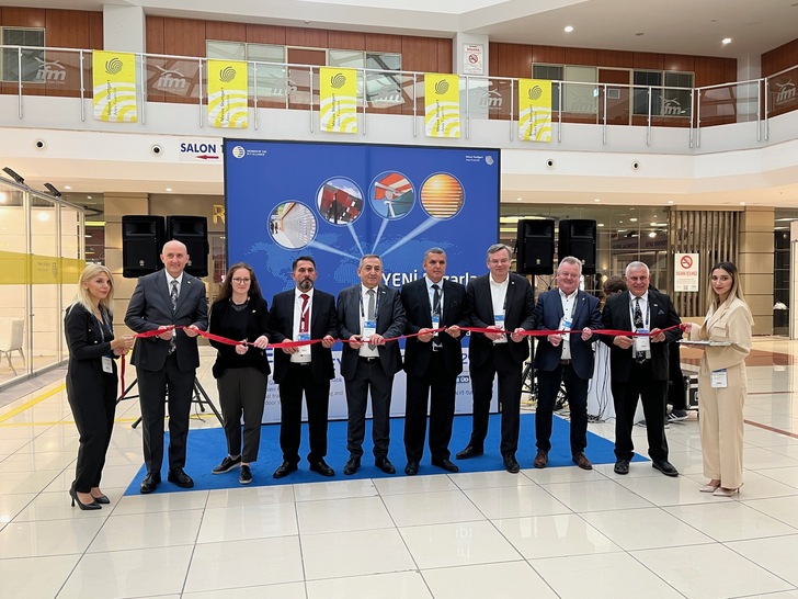 Ceremonial opening of R+T Turkey in the entrance area between Halls 9 and 10.