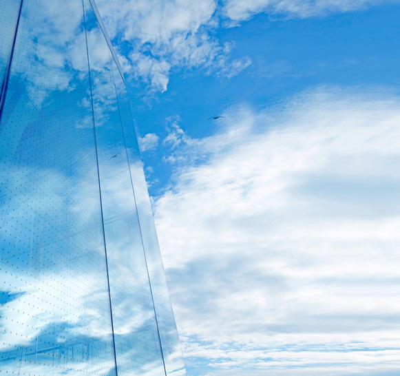 Maximum bird protection with glass: An analysis by the "Collision Laboratories from Austria has proven that the sedak louvre provides highly effective impact protection.