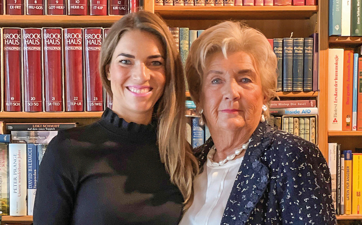 Managing Director Rosemarie Natter and daughter Barbara Bosse (left).