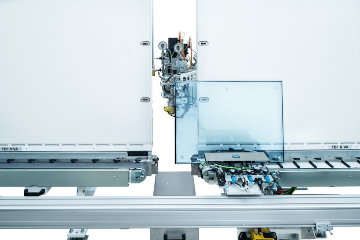 Pane formats up to 5 m in length can be processed with the Active'Sealer Extended.