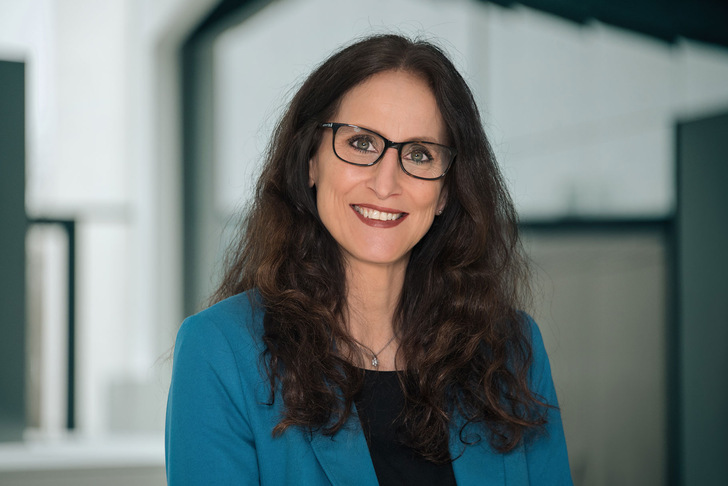  Elke Harreiß, Head of Department at FENSTERBAU FRONTALE.
