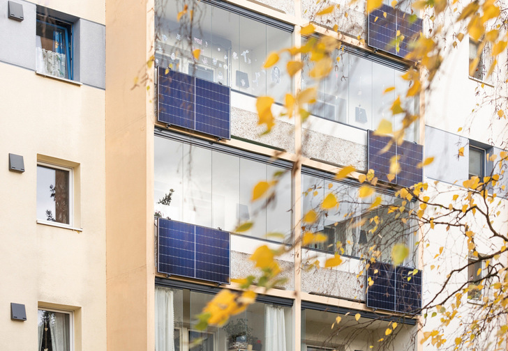 Balcony glazing from Lumon was installed during the refurbishment of a residential building in Stadtroda. - © Lumon Deutschland GmbH / Steffen Walther
