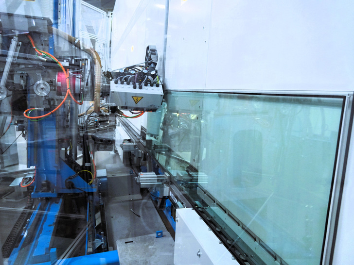  The IG line includes standard components for edge decoating, washing and glass inspection as well as some applications with specially developed components.