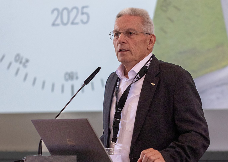 CEO Gottfried Brunbauer opens the Lisec Technology Days.