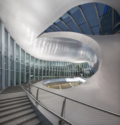 The new reception building is characterised by concrete and glass. Not only the facade is glazed – glass has also been fitted in large parts of the roof. The glass facade required for this ambitious design can only be constructed with steel profiles.