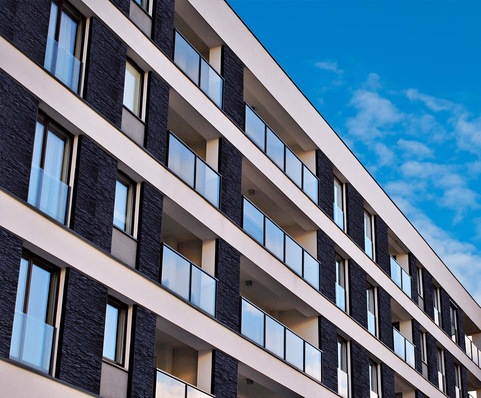 All individual components of Easy Alu can be prefabricated to make ready-to-use railing modules.