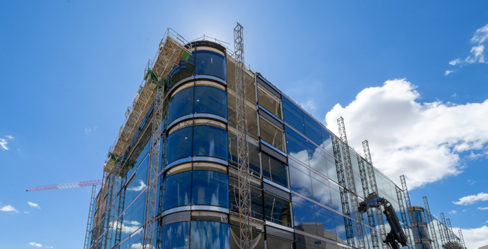 Curves are beautiful indeed. And in glass architecture, they can bring about some stunning results.